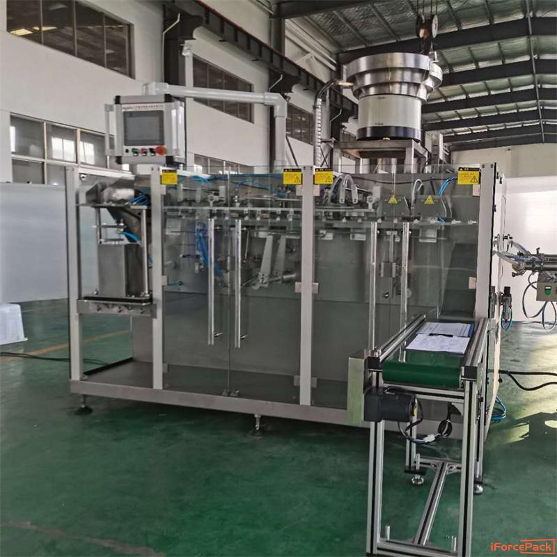 Automatic horizontal type bag filling capping machine